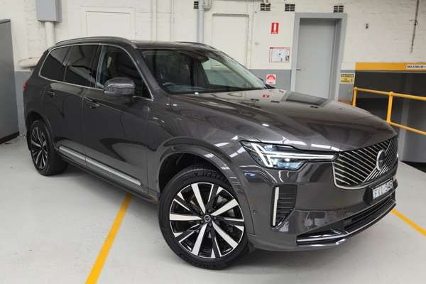 2025 Volvo XC90 Plus B5 Bright