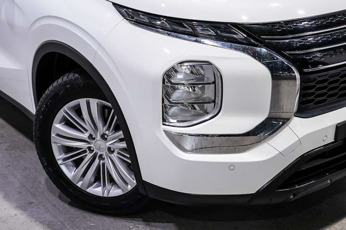 2024 Mitsubishi Outlander ES ZM