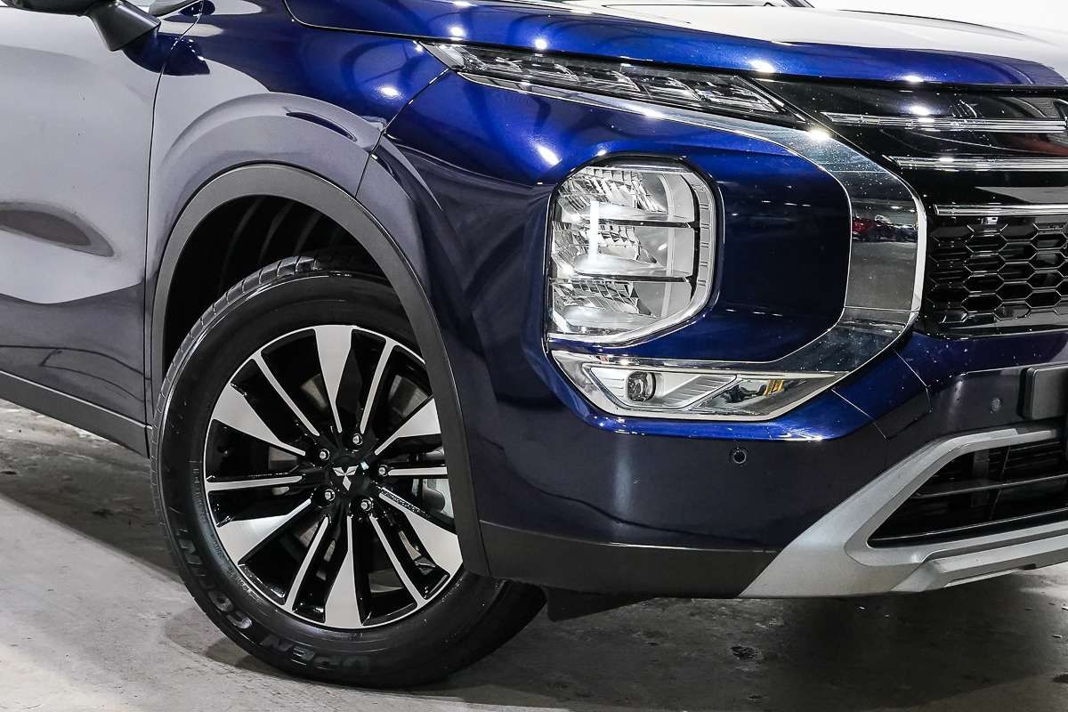 2025 Mitsubishi Outlander LS ZM