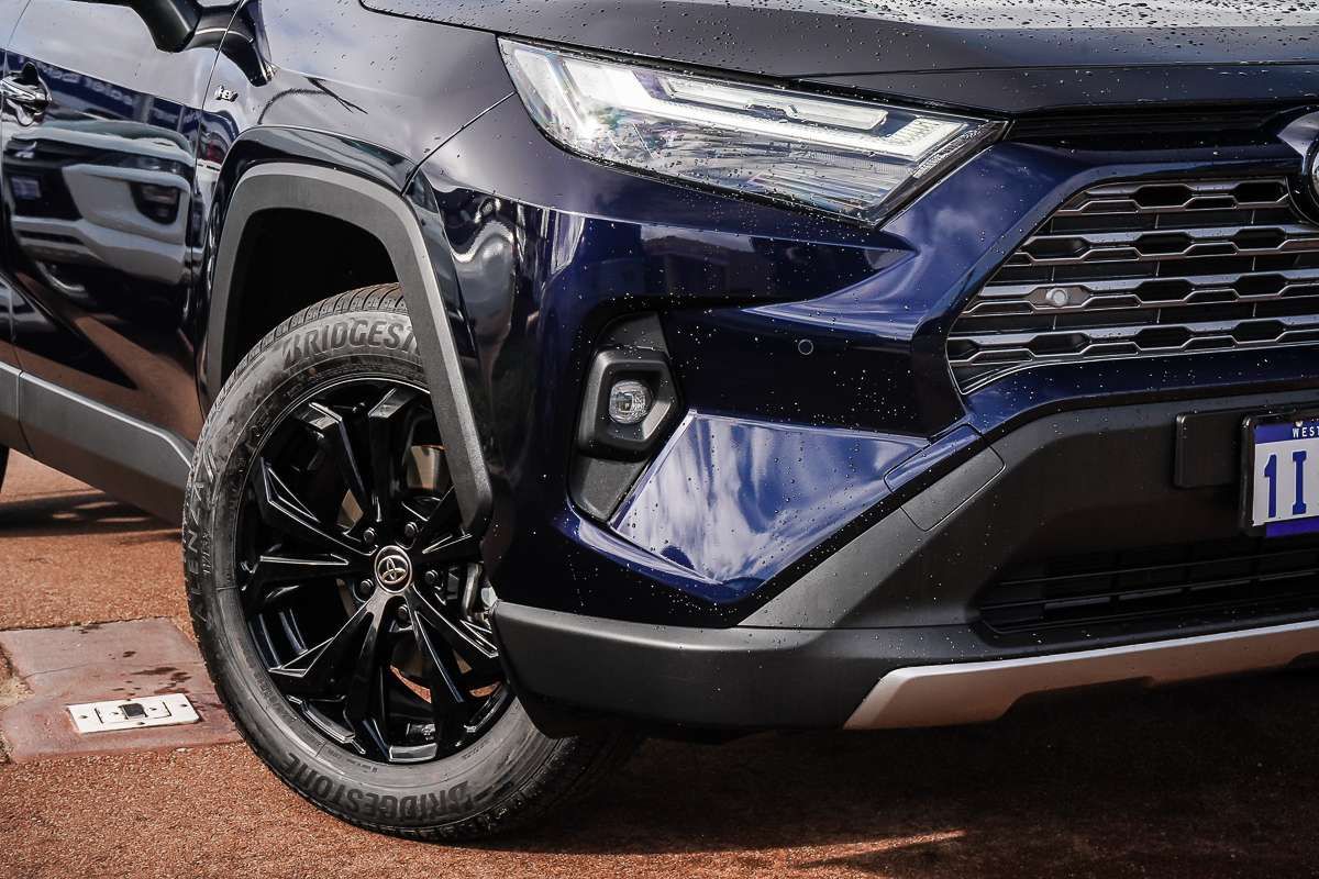 2025 Toyota RAV4 Cruiser AXAH54R