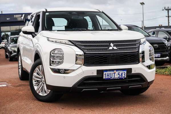 2022 Mitsubishi Outlander ES ZM