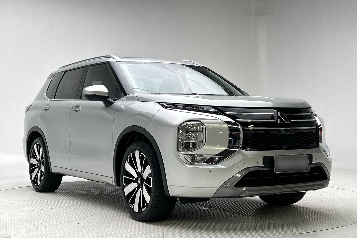 2025 Mitsubishi Outlander Exceed ZM