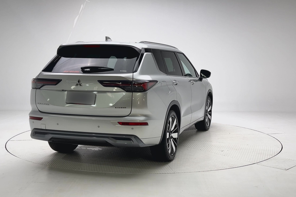 2025 Mitsubishi Outlander Exceed ZM thumb-1