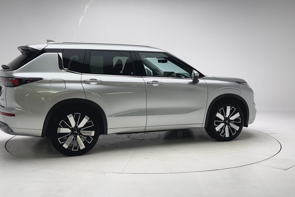 2025 Mitsubishi Outlander Exceed ZM thumb-2