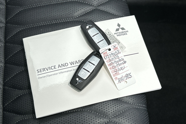 2025 Mitsubishi Outlander Exceed ZM thumb-22