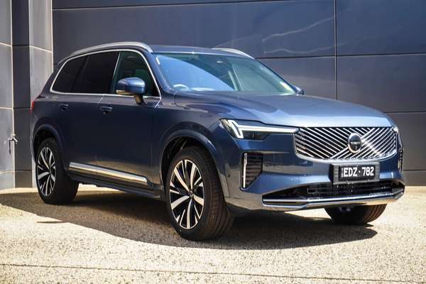 2026 Volvo XC90 Plus B5 Bright