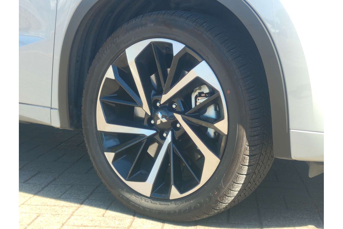 2025 Mitsubishi Outlander PHEV Exceed Tourer ZM
