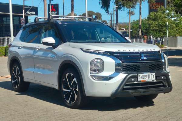 2025 Mitsubishi Outlander PHEV Exceed Tourer ZM