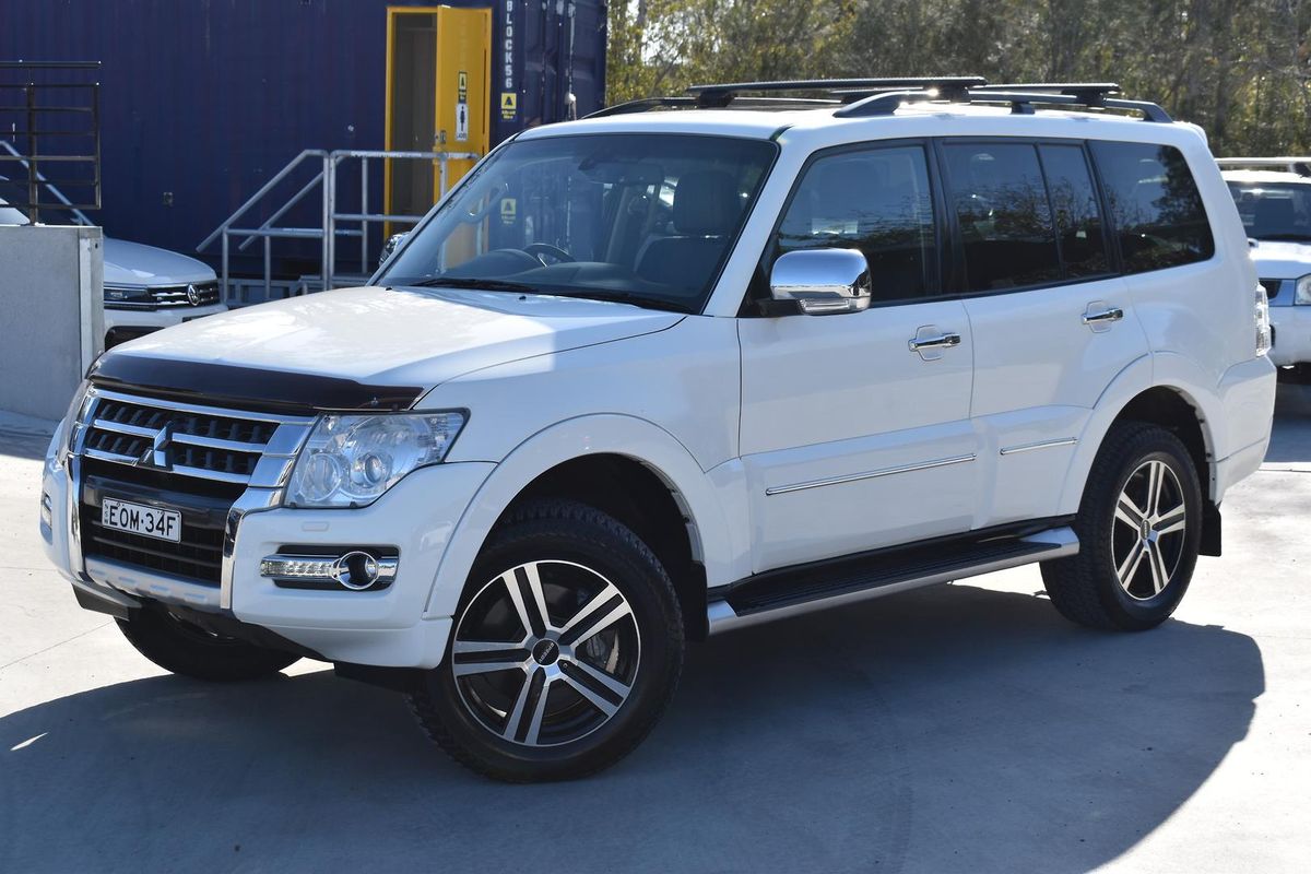 2017 Mitsubishi Pajero Exceed NX