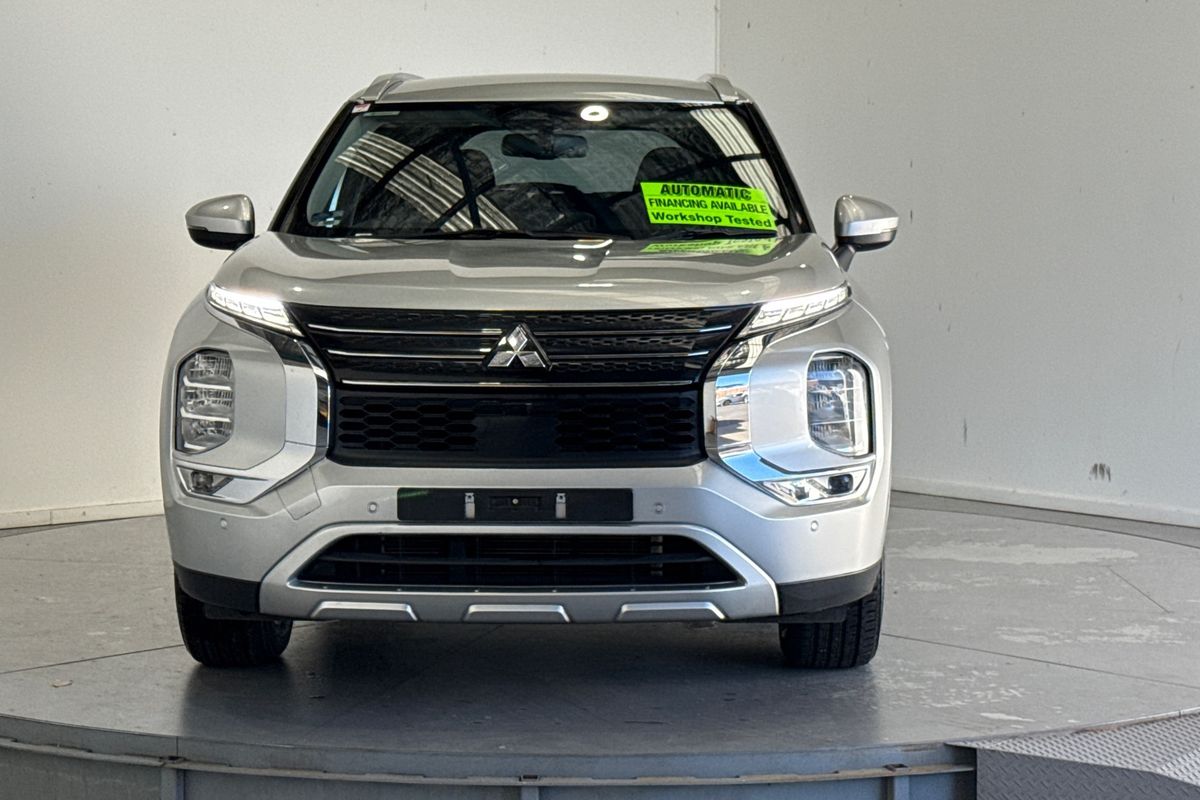 2024 Mitsubishi Outlander LS ZM
