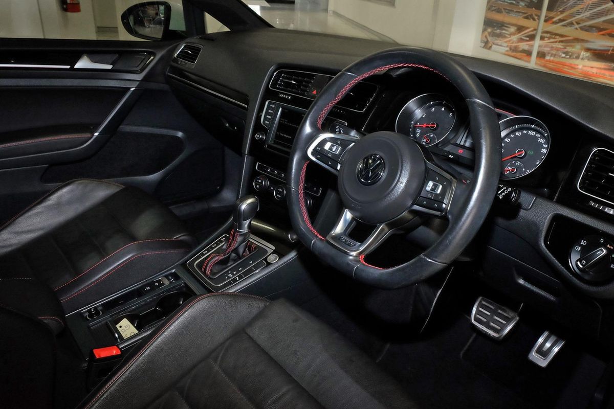 2015 Volkswagen Golf GTI 7 image 7