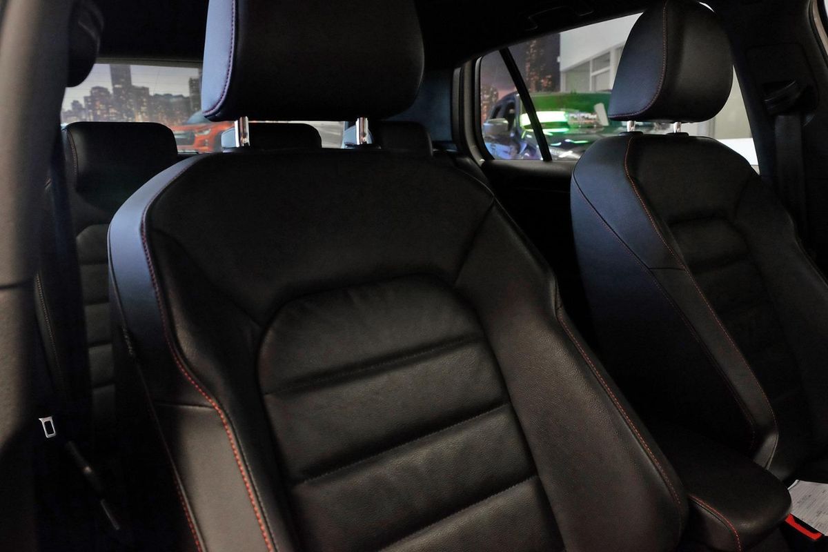 2015 Volkswagen Golf GTI 7 image 17