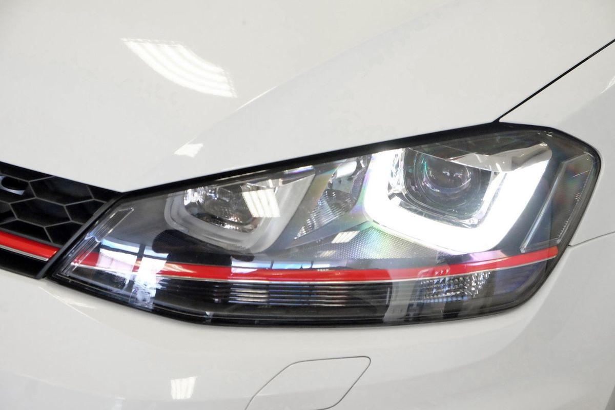 2015 Volkswagen Golf GTI 7 image 19