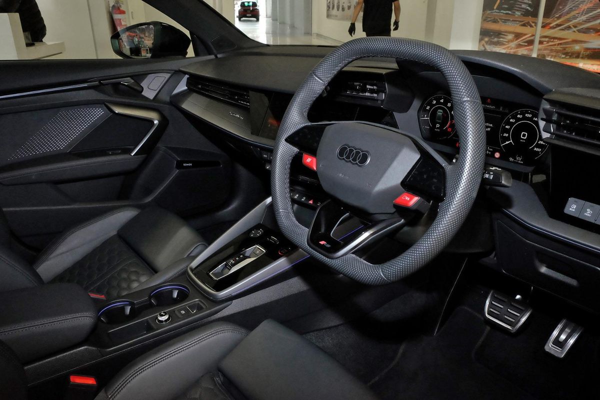 2025 Audi RS3 GY image 7