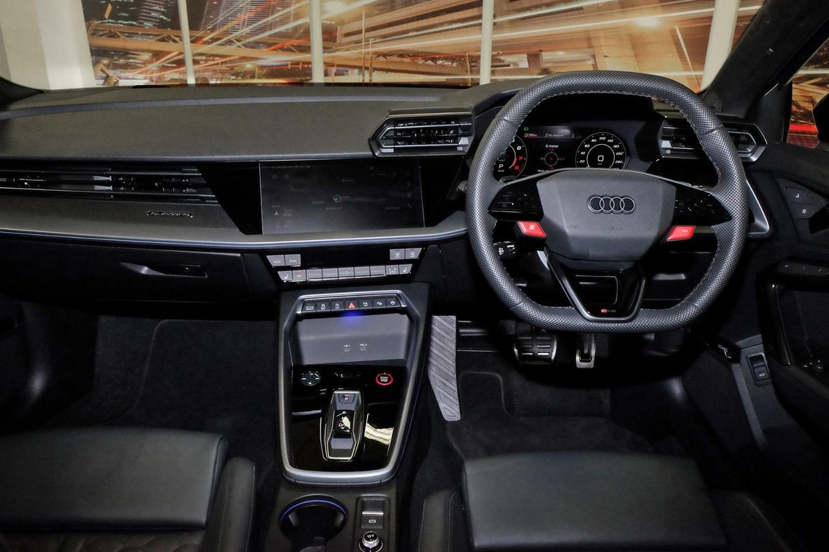 2025 Audi RS3 GY image 8