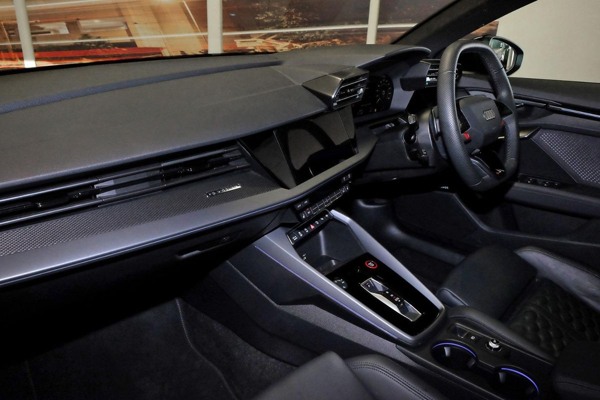 2025 Audi RS3 GY image 9