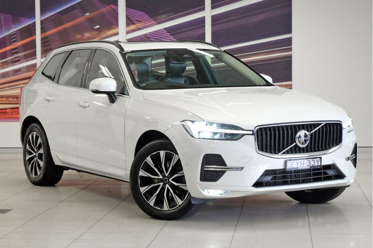 2022 Volvo XC60 Plus B5