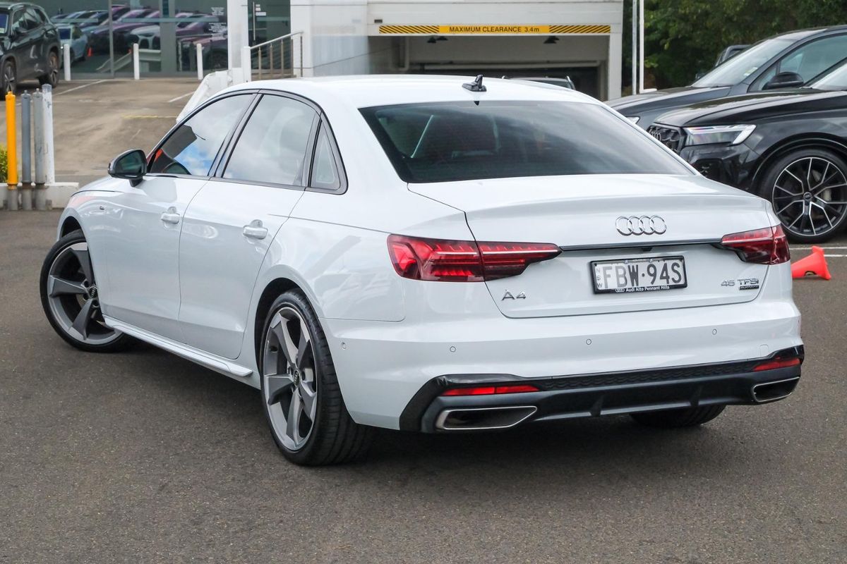 2023 Audi A4 45 TFSI S line B9
