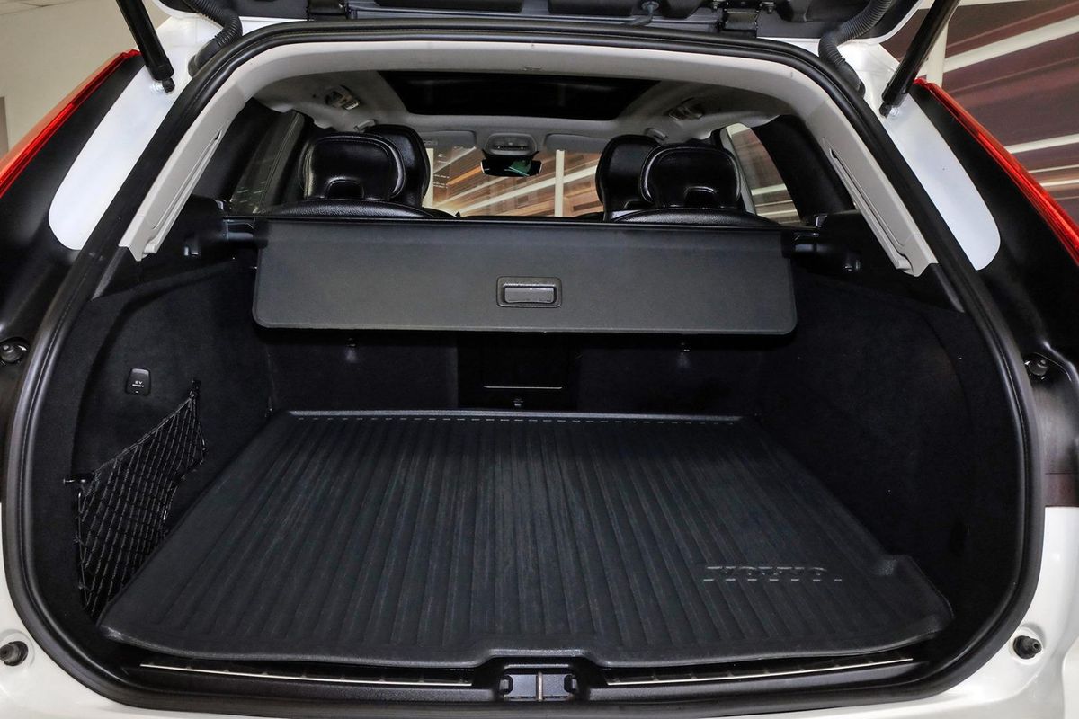 2022 Volvo XC60 Plus B5 image 20