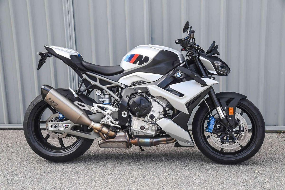 2026 BMW M 1000 R M 1000
