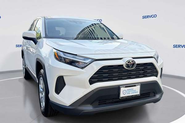 2024 Toyota RAV4 LE