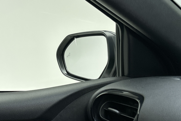 2022 Toyota Yaris ZR MXPA10R thumb-17