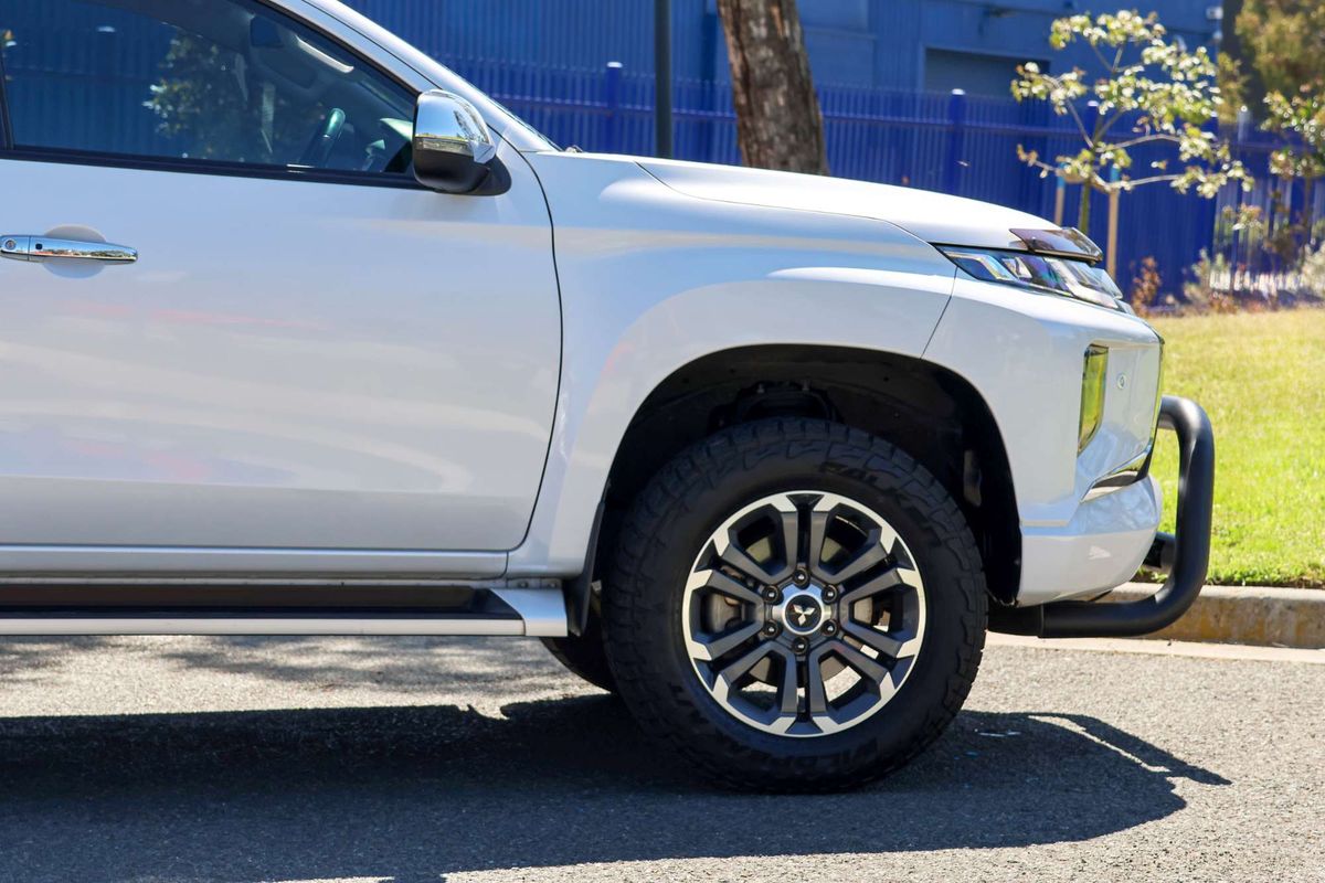 2021 Mitsubishi Triton GLS MR 4X4 image 4