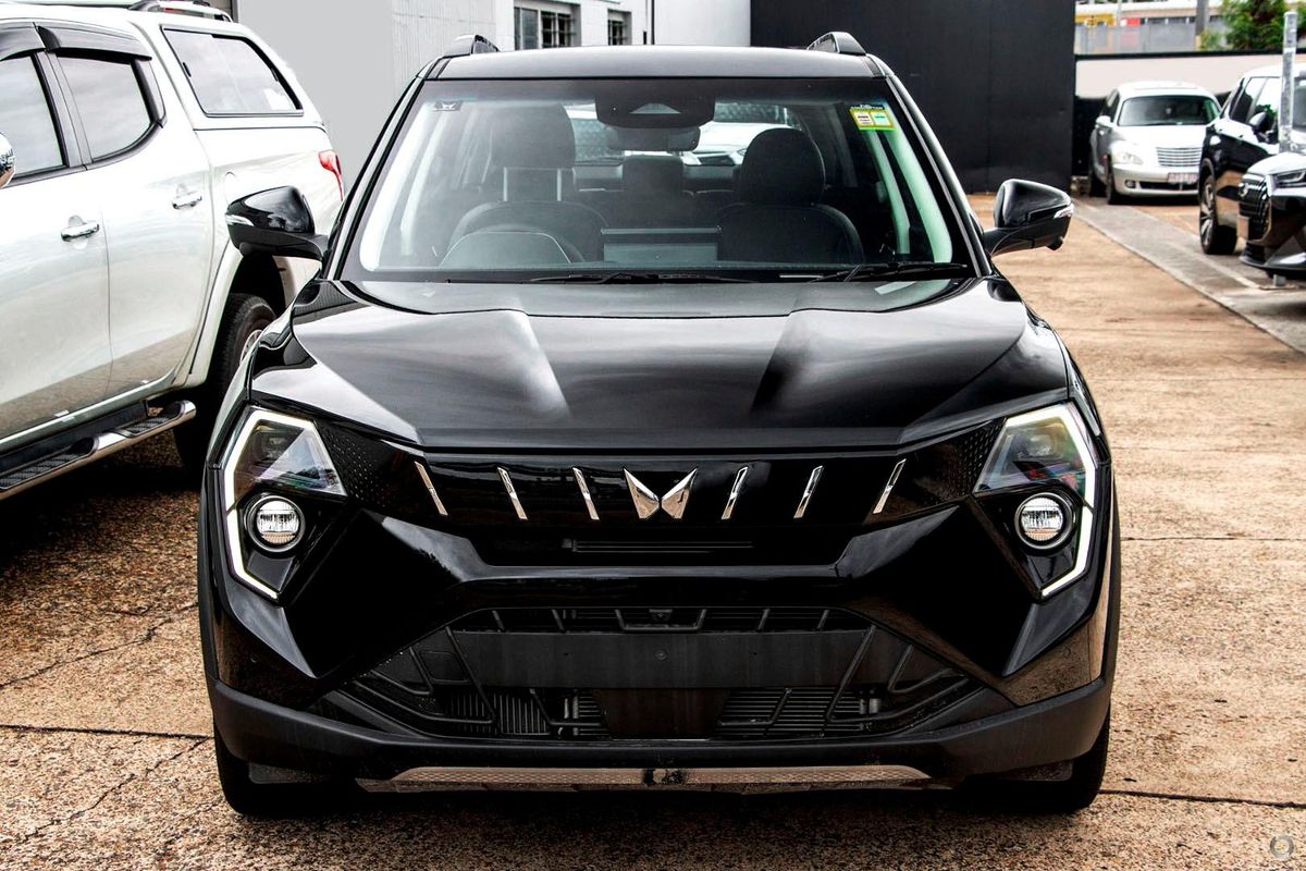 2025 Mahindra XUV3X