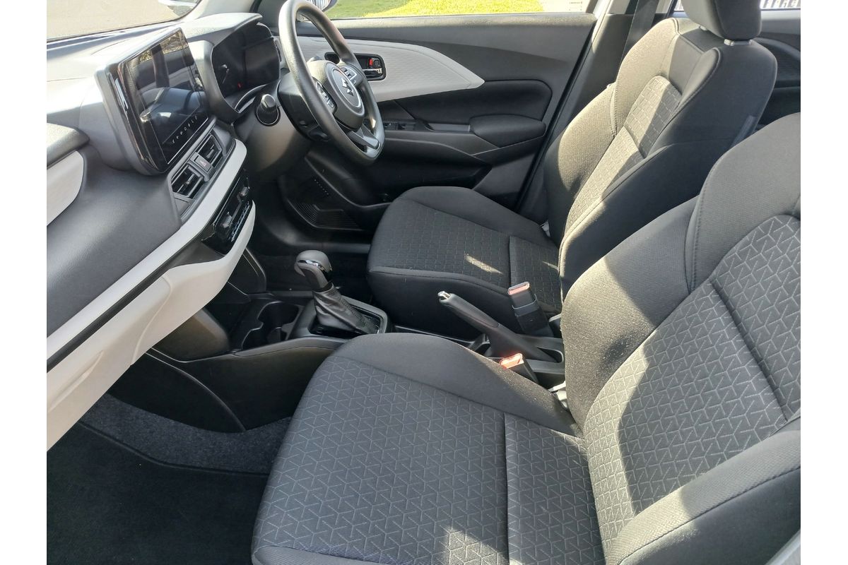 2025 Suzuki Swift Hybrid UZ image 15