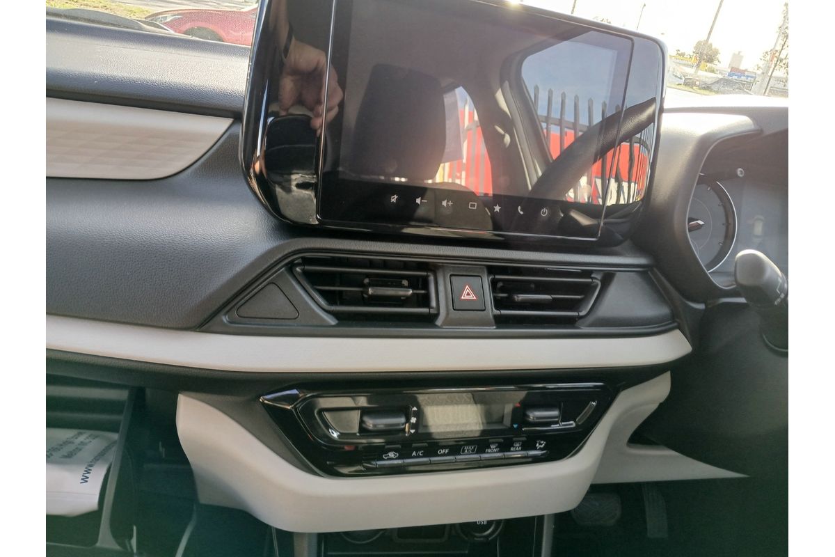 2025 Suzuki Swift Hybrid UZ image 17