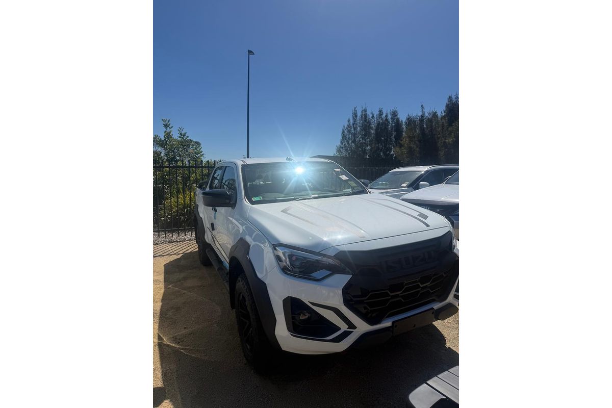 2026 Isuzu D-MAX BLADE 4X4