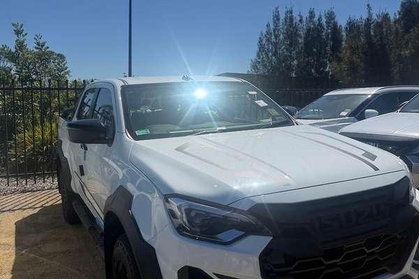 2026 Isuzu D-MAX BLADE 4X4