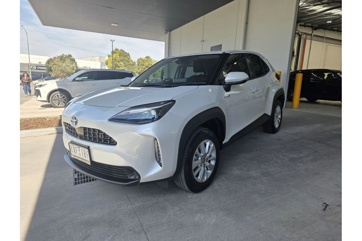 2022 Toyota Yaris Cross GXL MXPJ10R image 3