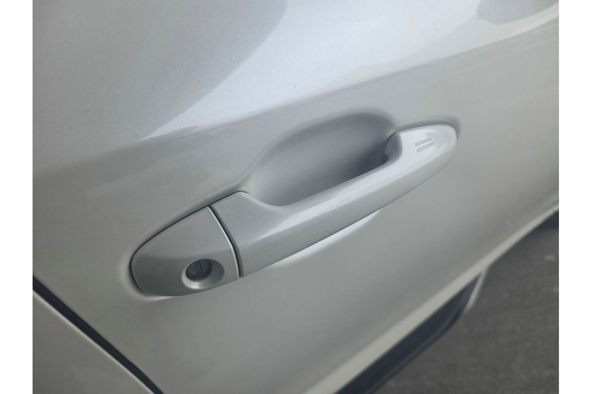2014 Toyota Kluger Grande GSU55R image 8