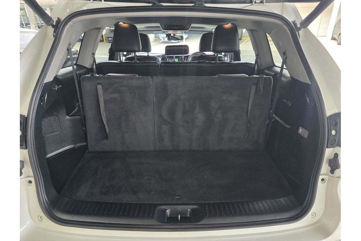 2014 Toyota Kluger Grande GSU55R image 10