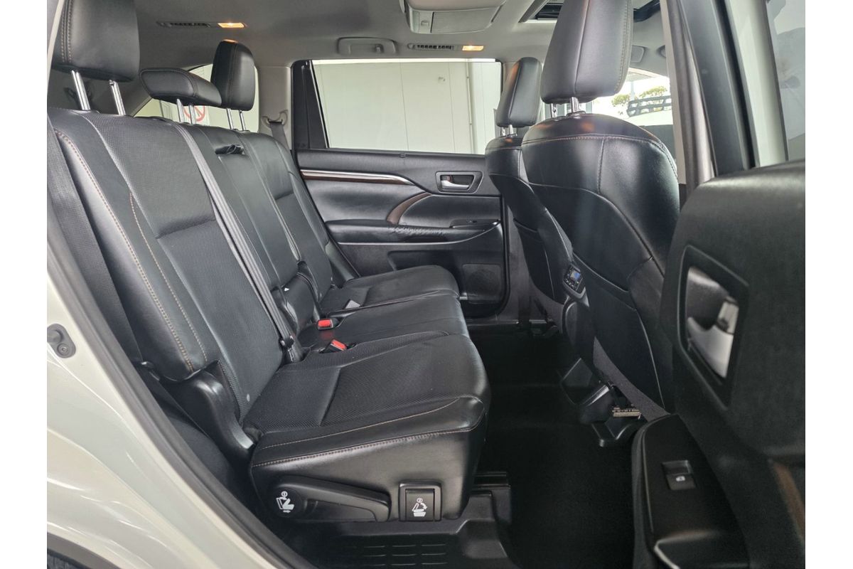 2014 Toyota Kluger Grande GSU55R image 13