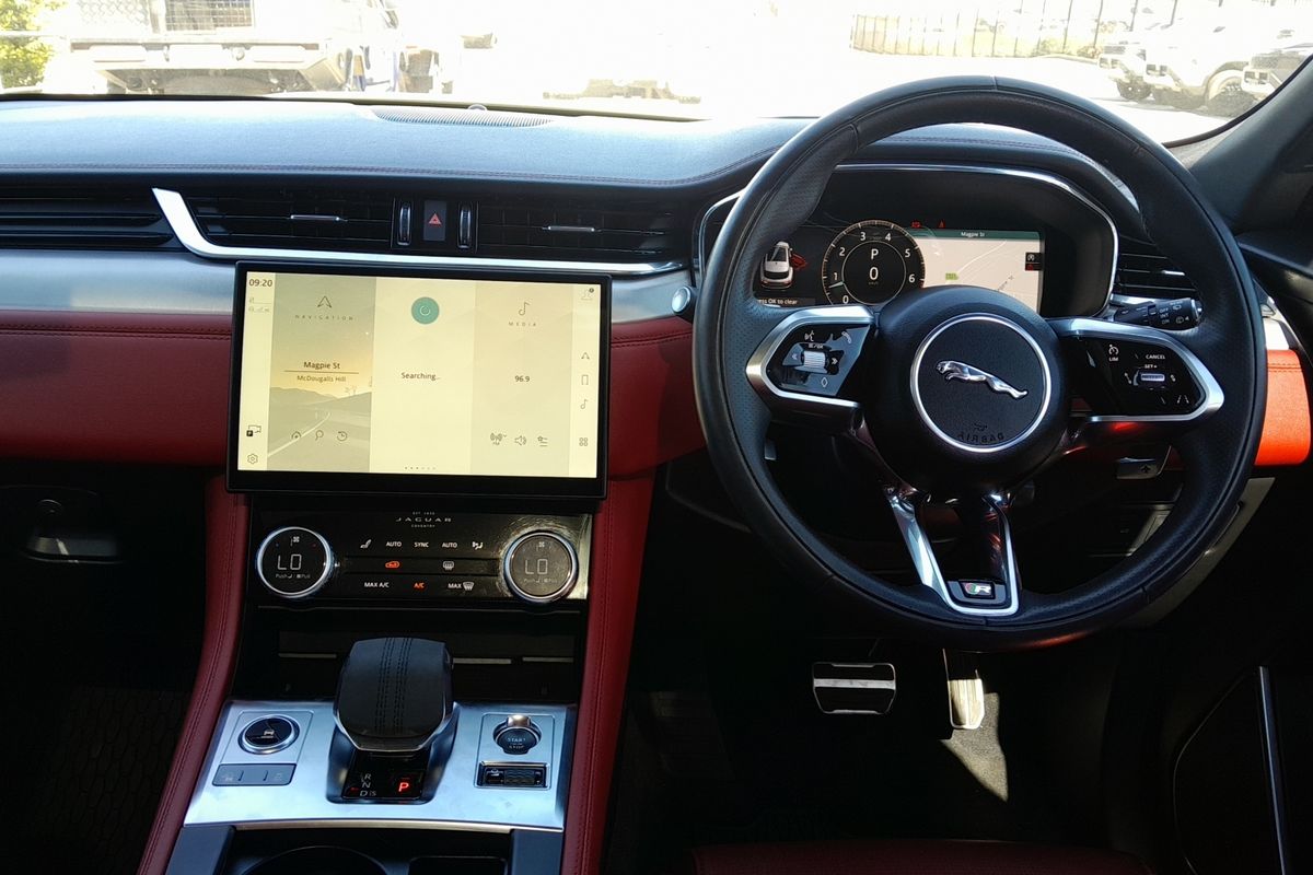 2023 Jaguar F-PACE P250 R-Dynamic SE X761