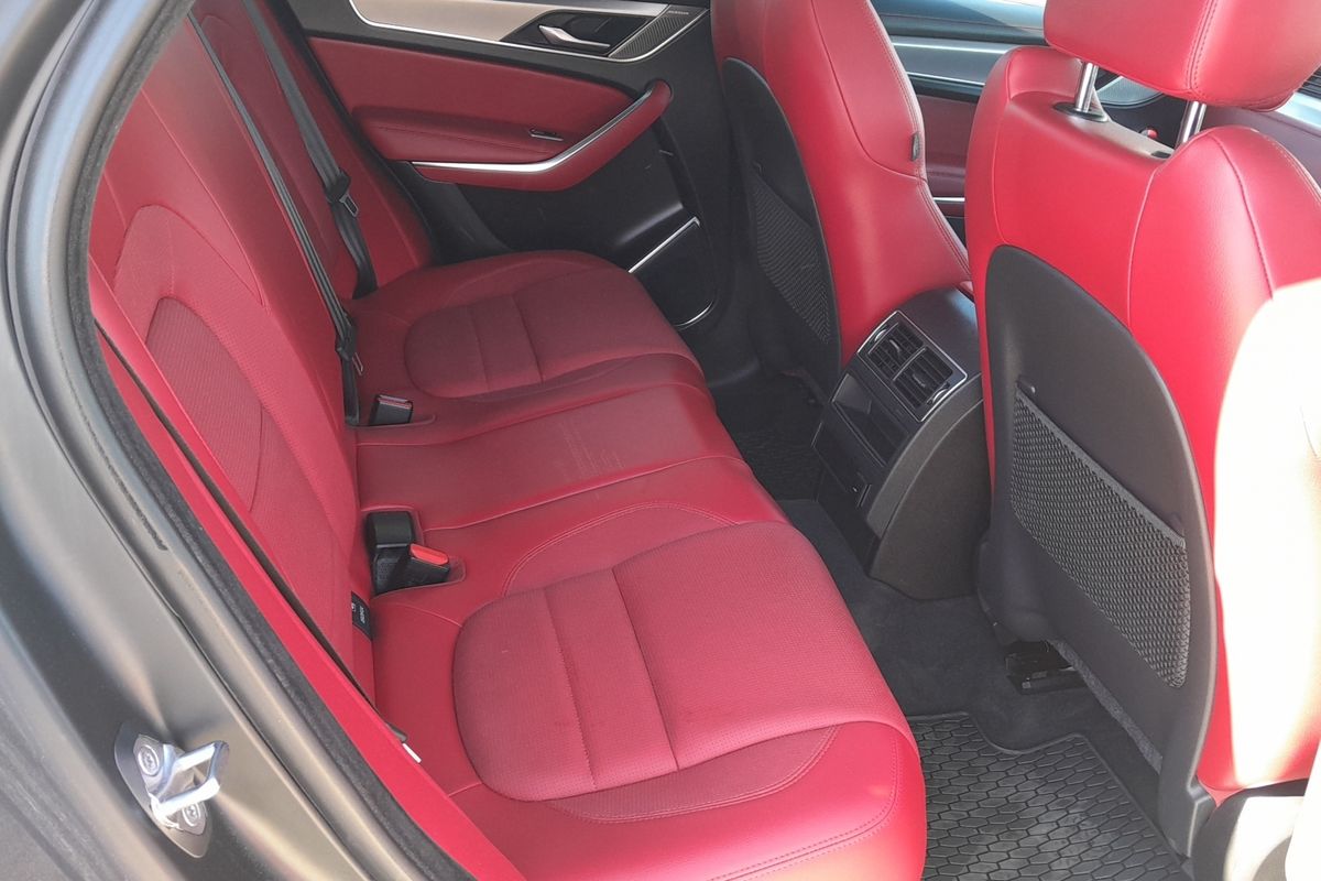 2023 Jaguar F-PACE P250 R-Dynamic SE X761