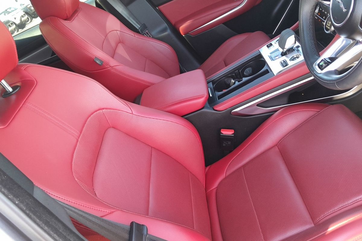 2023 Jaguar F-PACE P250 R-Dynamic SE X761