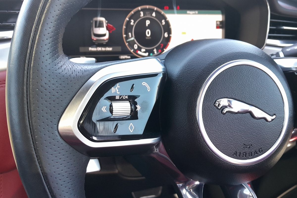 2023 Jaguar F-PACE P250 R-Dynamic SE X761