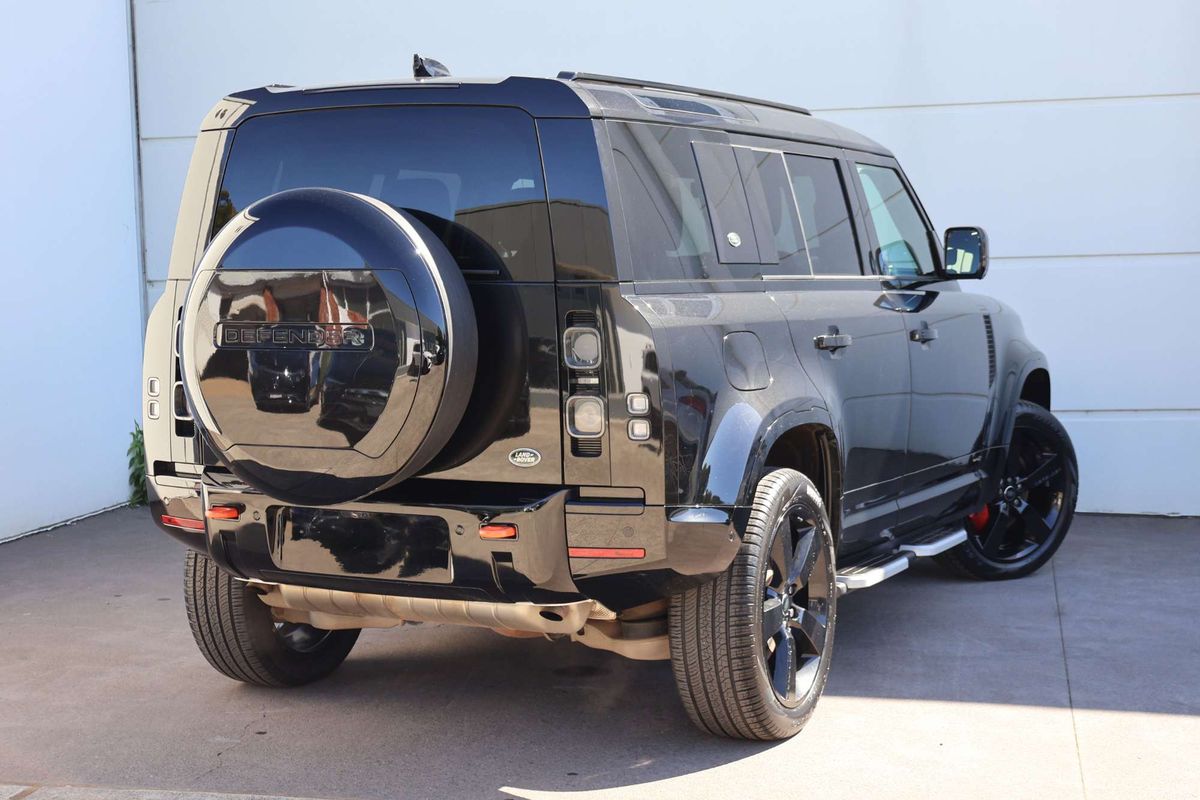 2023 Land Rover Defender 110 P400 X L663