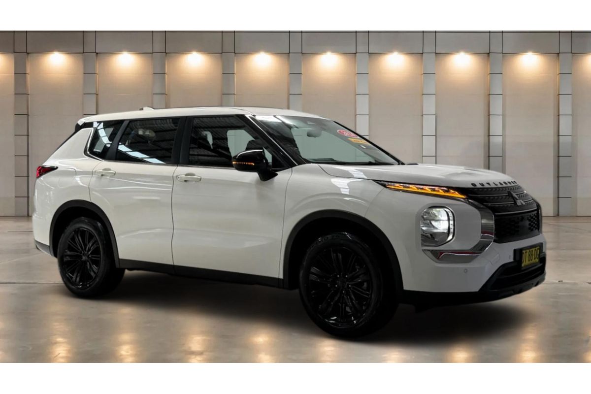 2024 Mitsubishi Outlander ES ZM