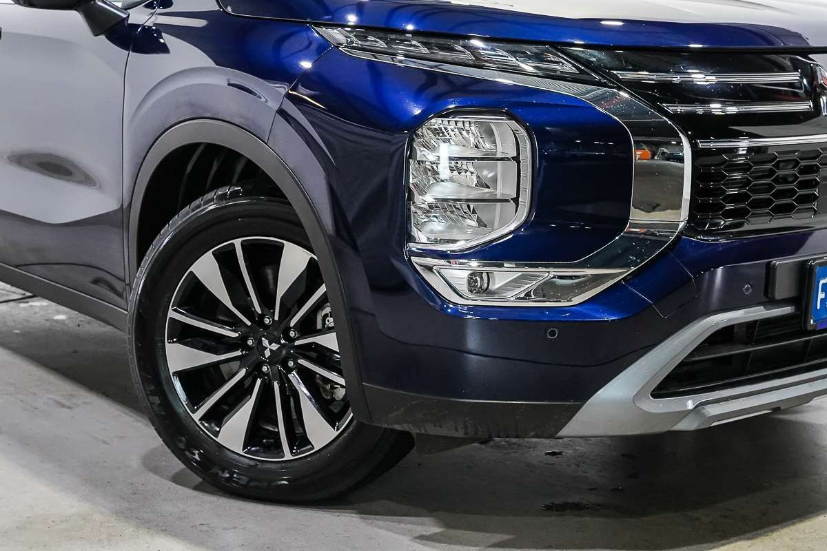 2025 Mitsubishi Outlander LS ZM
