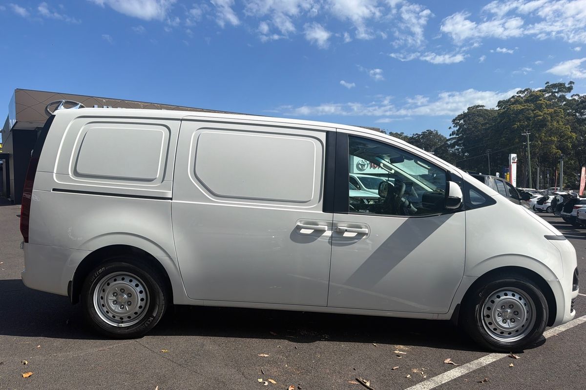 2026 Hyundai STARIA LOAD US4.V4