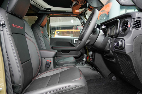 2026 Jeep Wrangler Unlimited Rubicon JL thumb-8