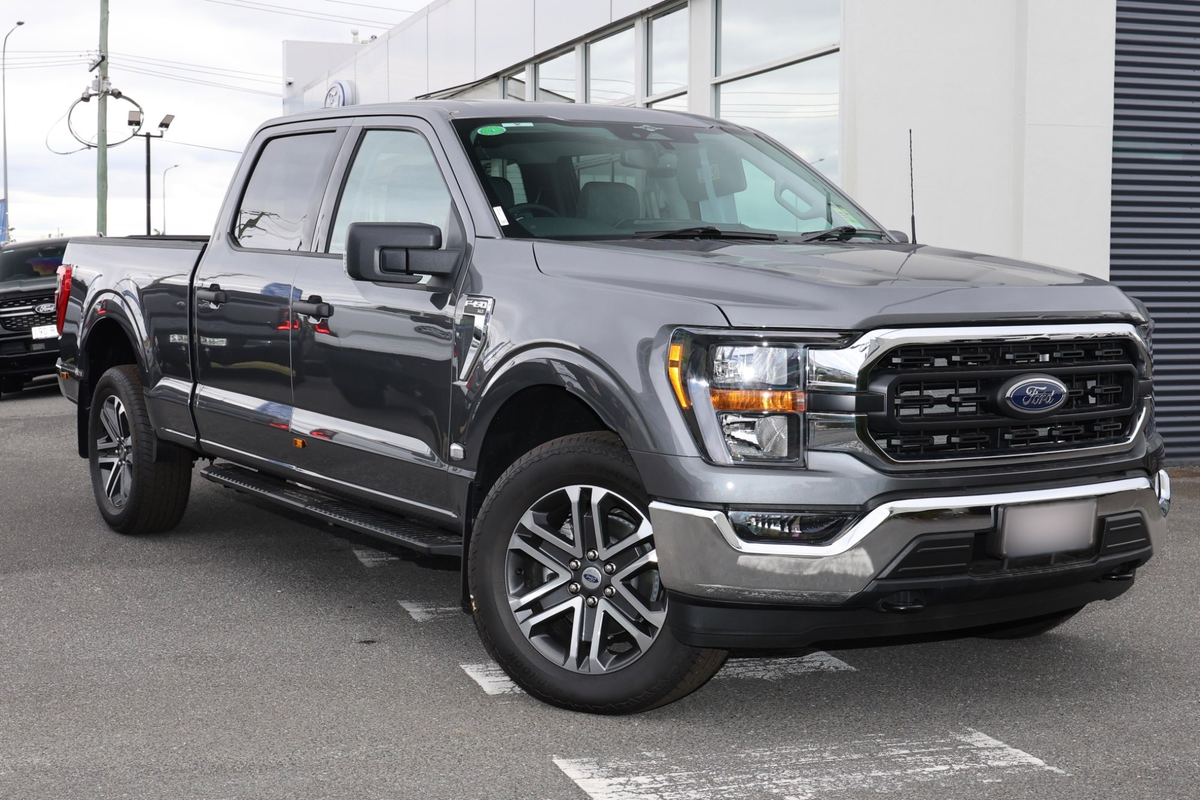 2023 Ford F-150 XLT 4X4 LWB