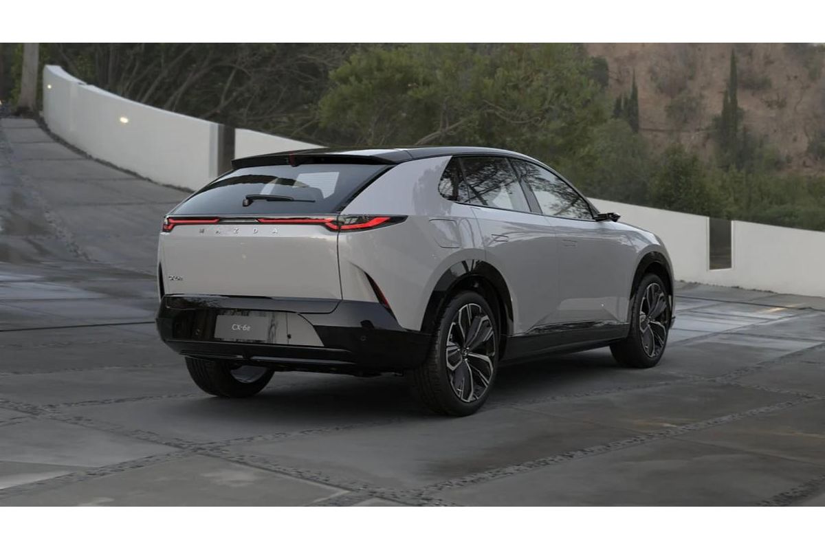 2026 Mazda CX-6e E35 Azami GR