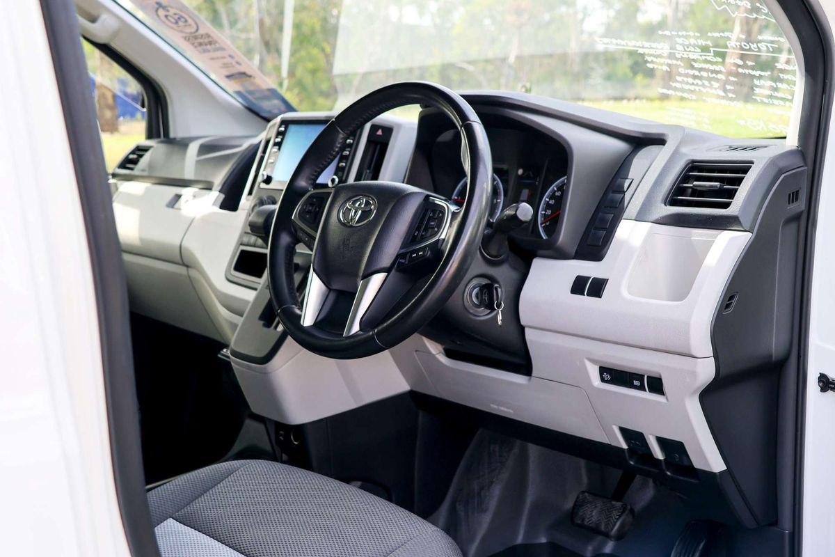 2023 Toyota Hiace GDH300R LWB image 27