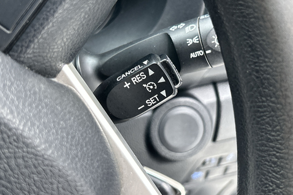 2015 Toyota Hilux Workmate GUN122R Rear Wheel Drive thumb-14