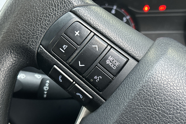 2015 Toyota Hilux Workmate GUN122R Rear Wheel Drive thumb-15